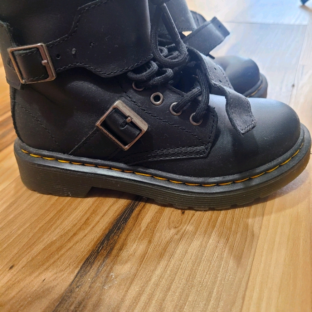 Gently used authentic dr marten boots